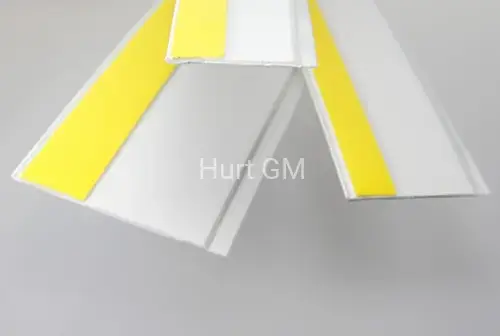 Listwa maskująca PCV samoprzylepna 30 mm z uszczelką